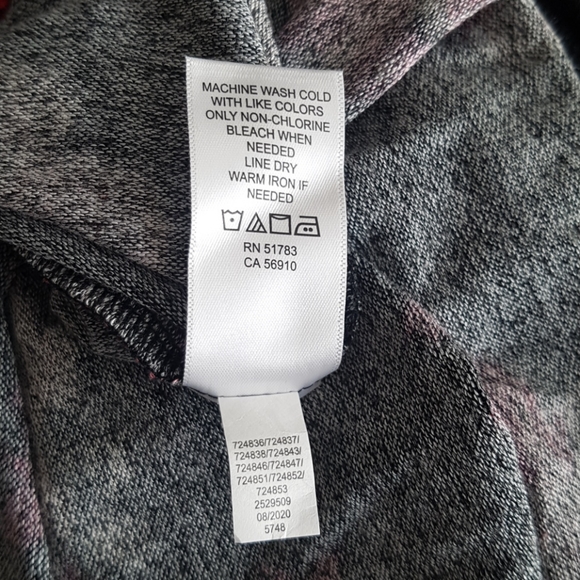 Maurices Long Sleeve Keyhole Floral Top Size XL - Picture 8 of 9